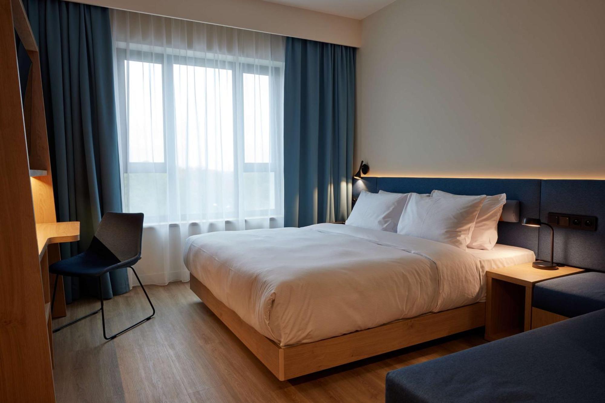 Hampton By Hilton Poznan Swarzedz Hotel Bagian luar foto
