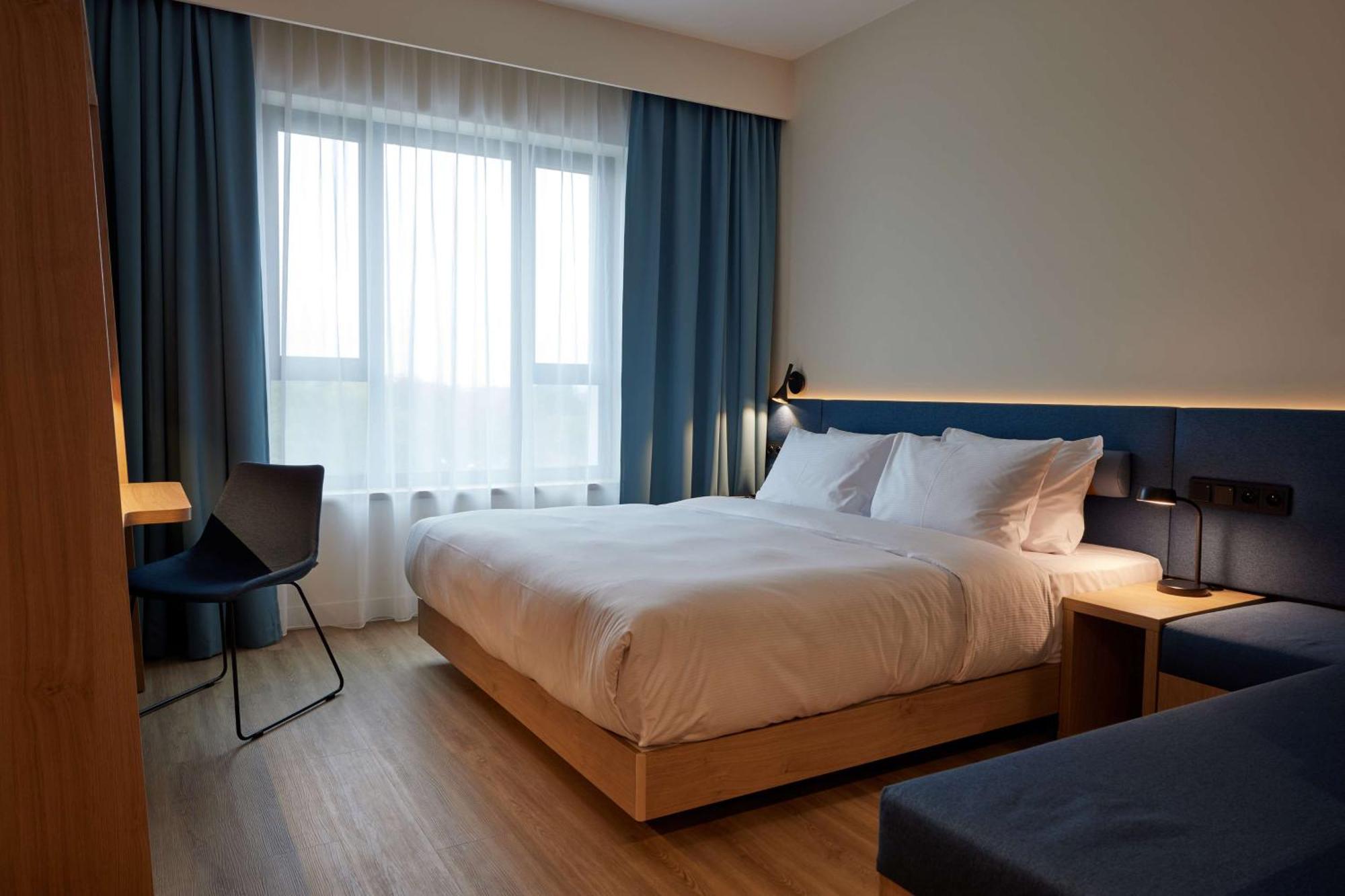 Hampton By Hilton Poznan Swarzedz Hotel Bagian luar foto