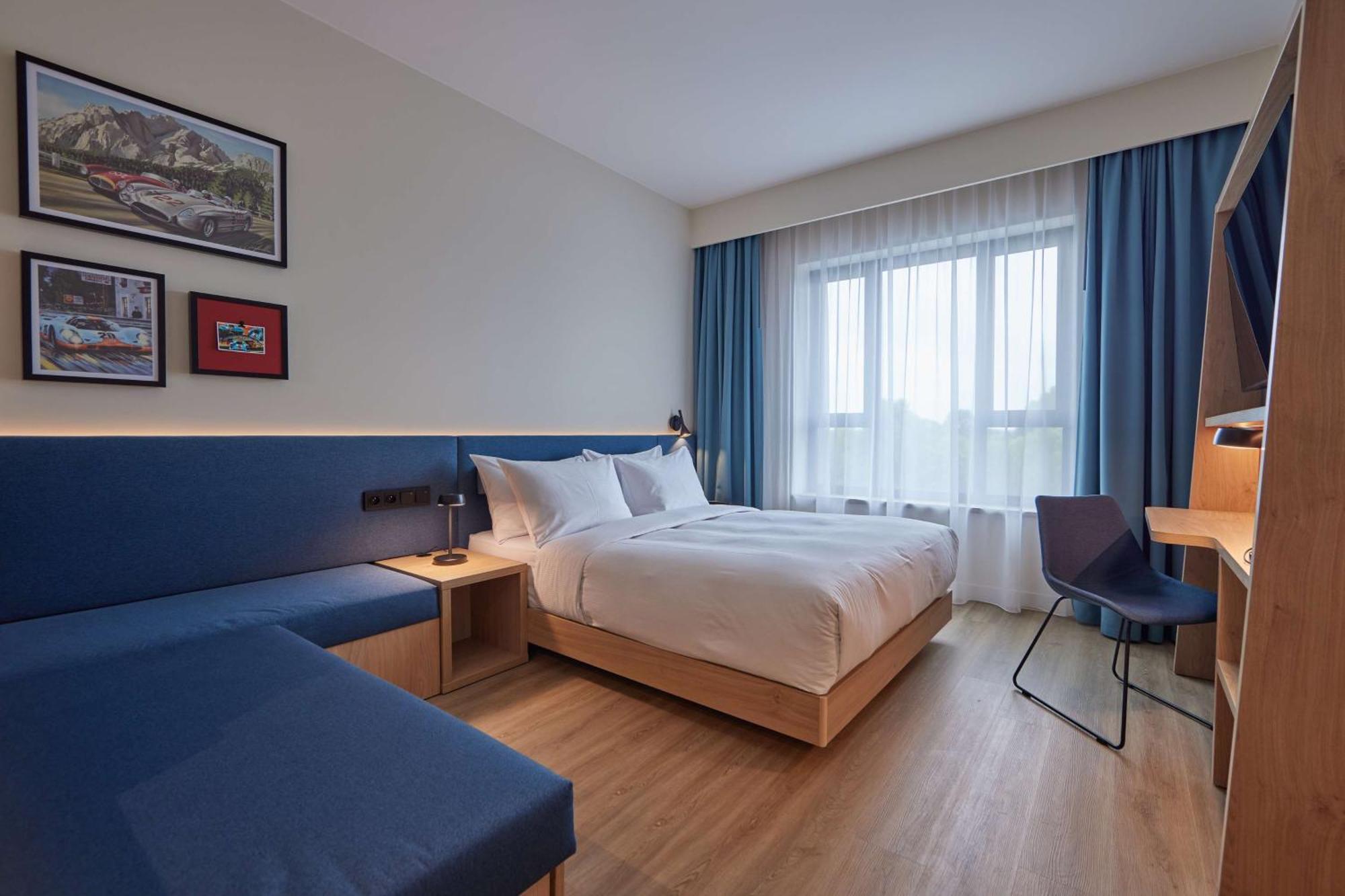 Hampton By Hilton Poznan Swarzedz Hotel Bagian luar foto