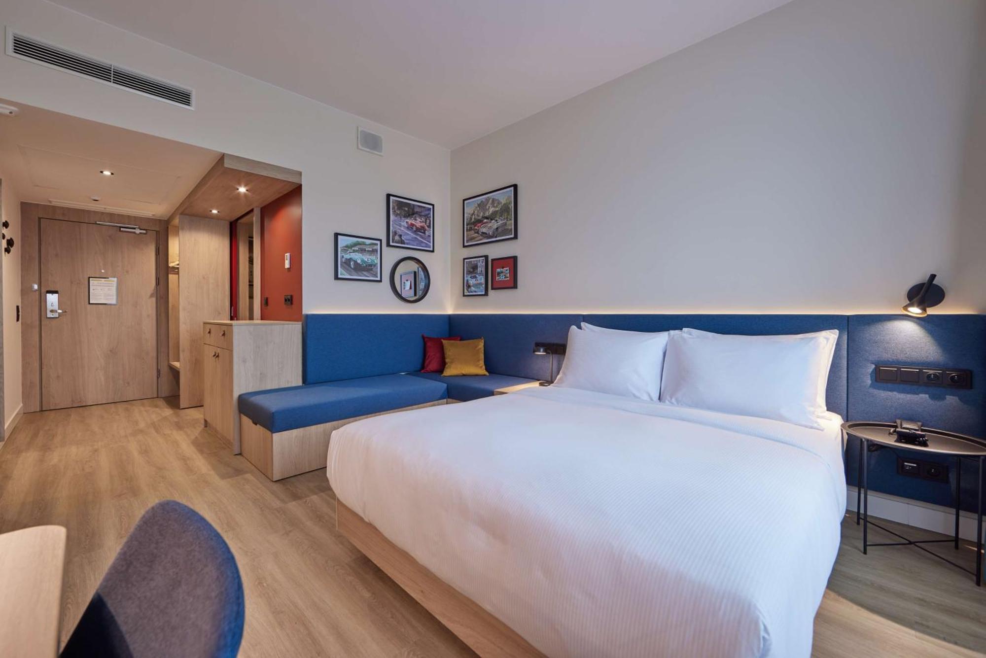 Hampton By Hilton Poznan Swarzedz Hotel Bagian luar foto