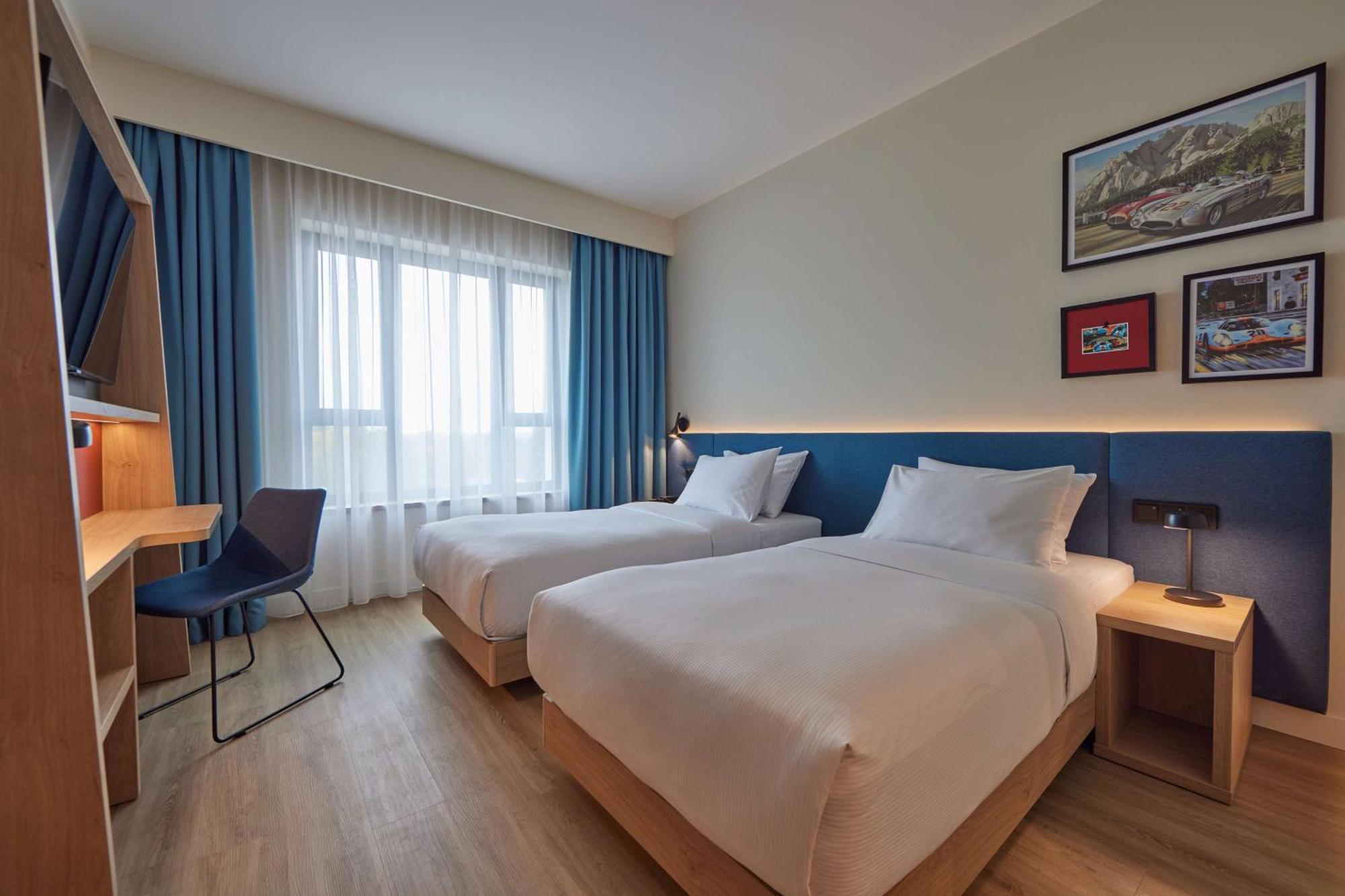 Hampton By Hilton Poznan Swarzedz Hotel Bagian luar foto