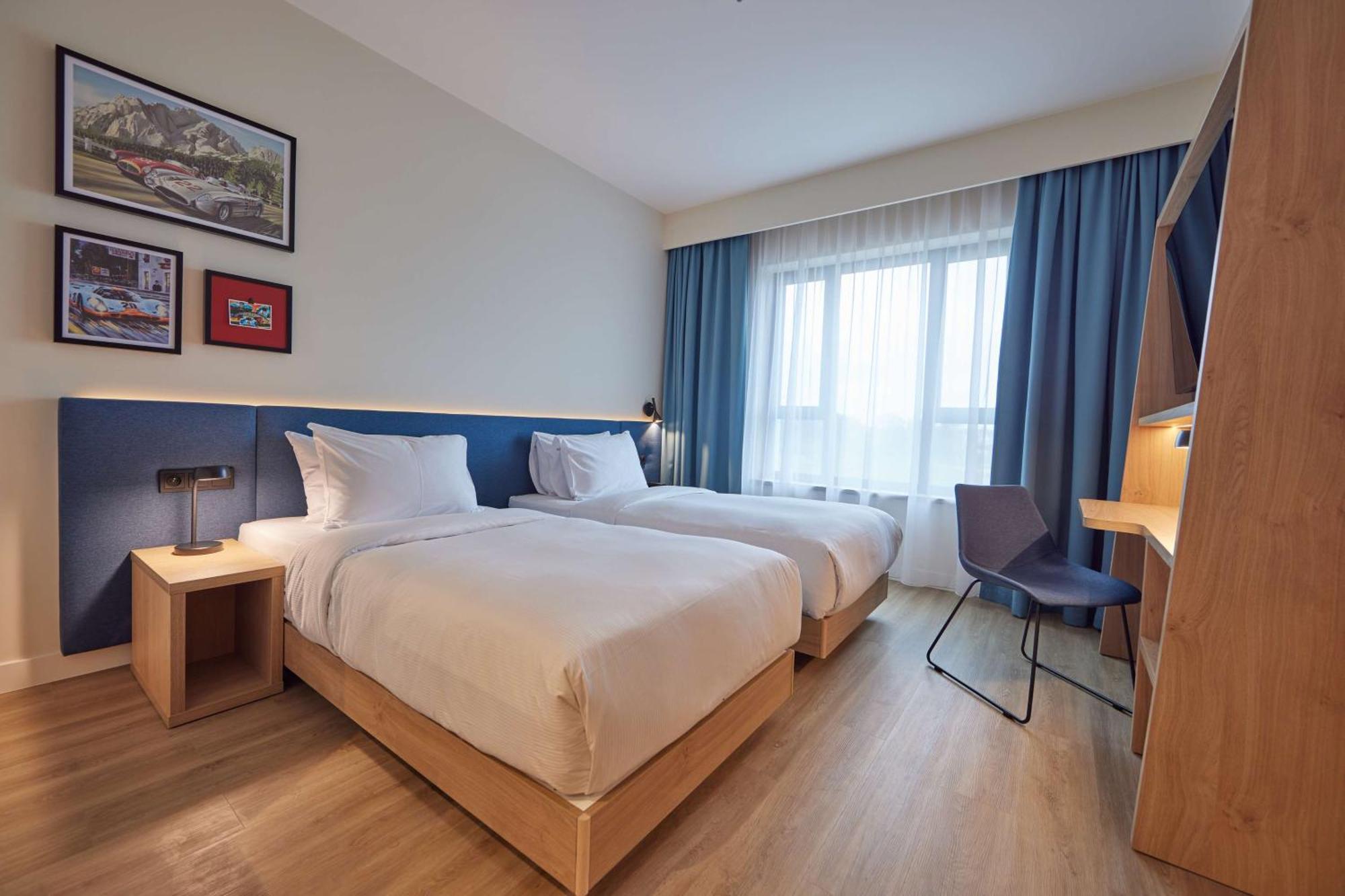 Hampton By Hilton Poznan Swarzedz Hotel Bagian luar foto