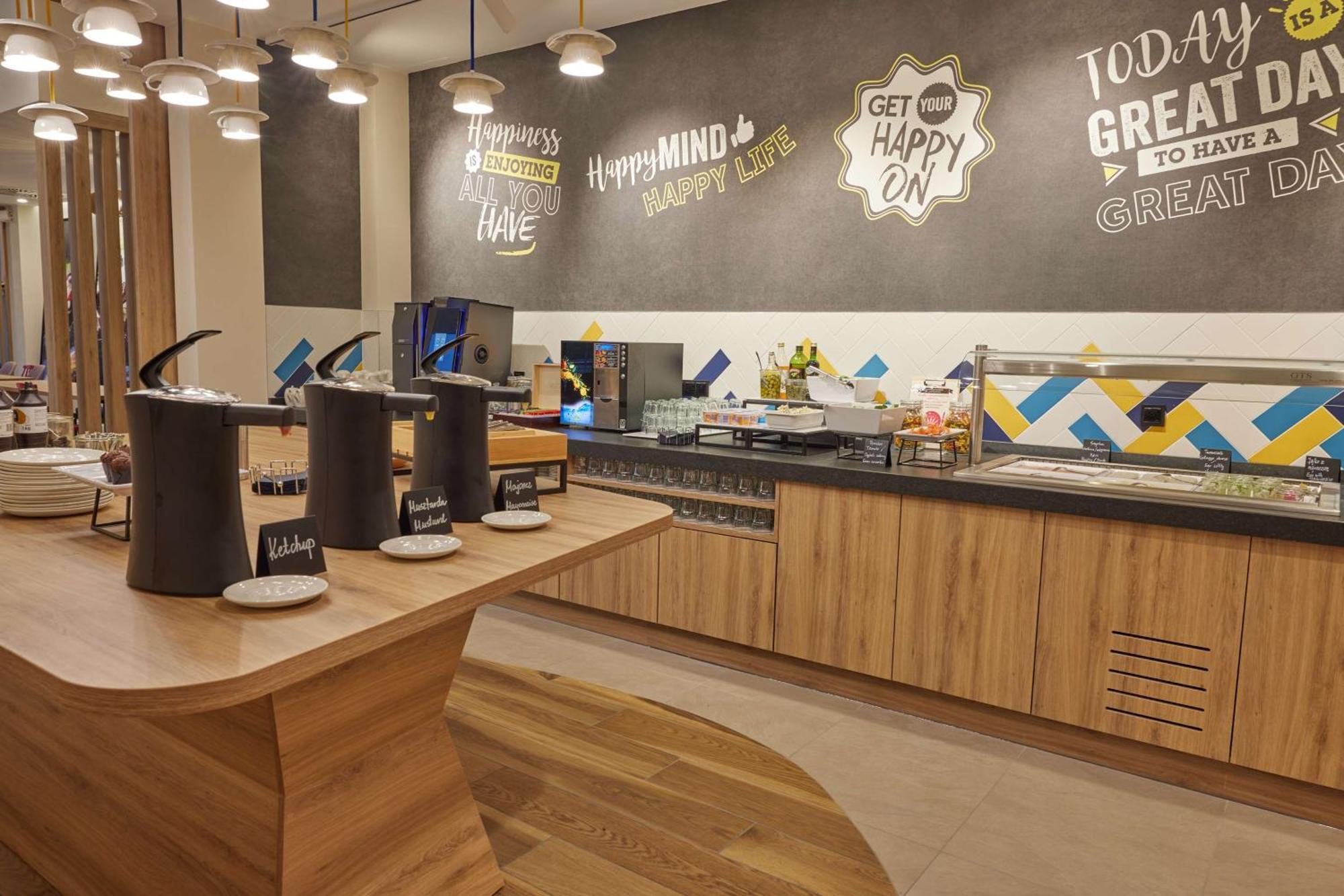 Hampton By Hilton Poznan Swarzedz Hotel Bagian luar foto
