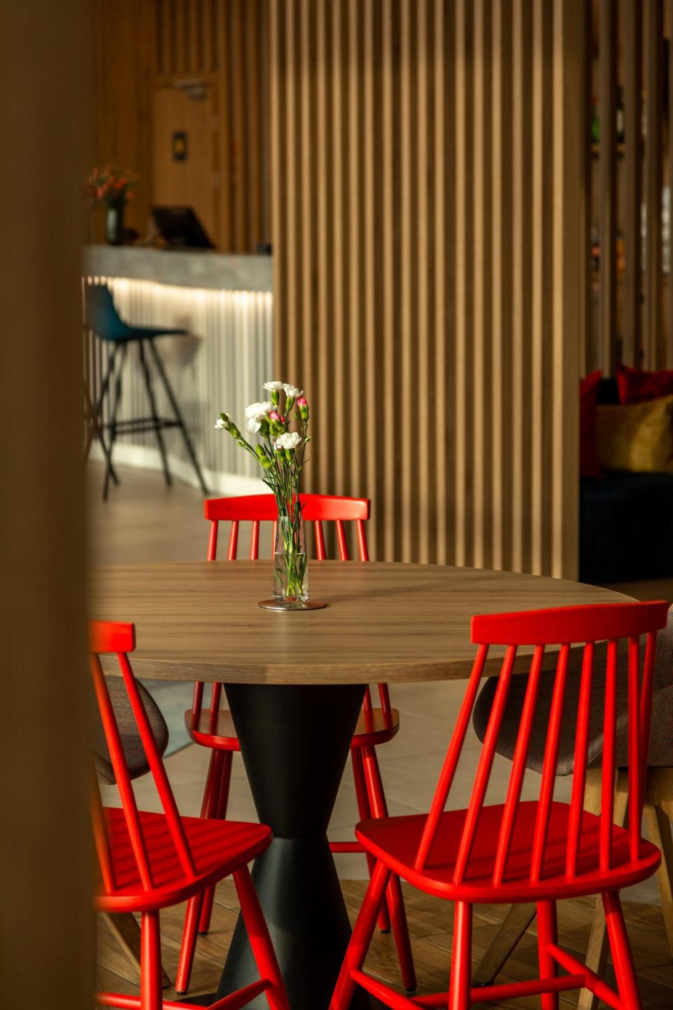 Hampton By Hilton Poznan Swarzedz Hotel Bagian luar foto