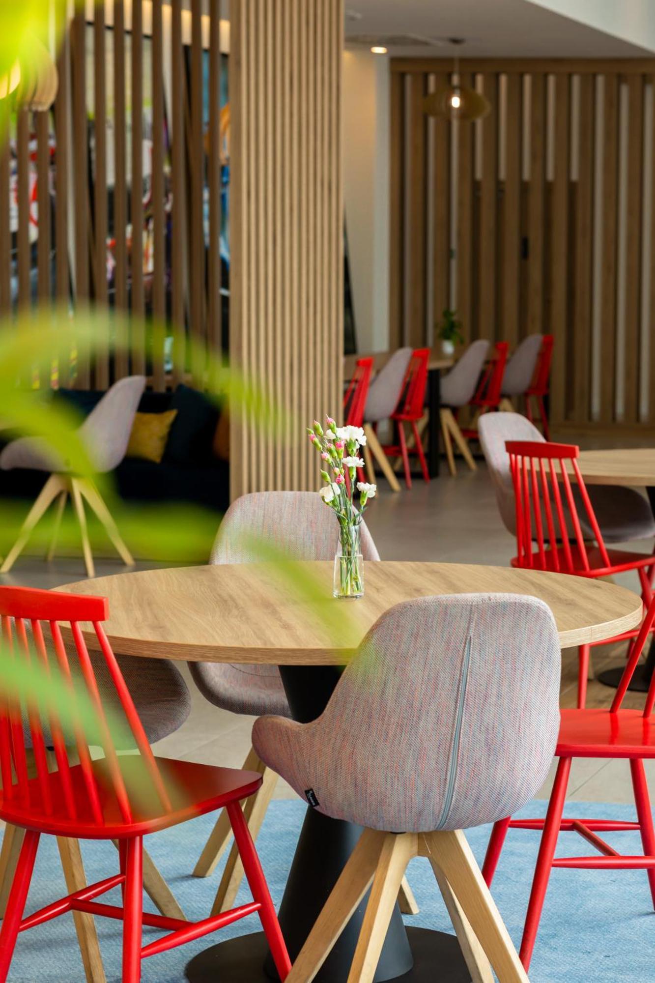 Hampton By Hilton Poznan Swarzedz Hotel Bagian luar foto