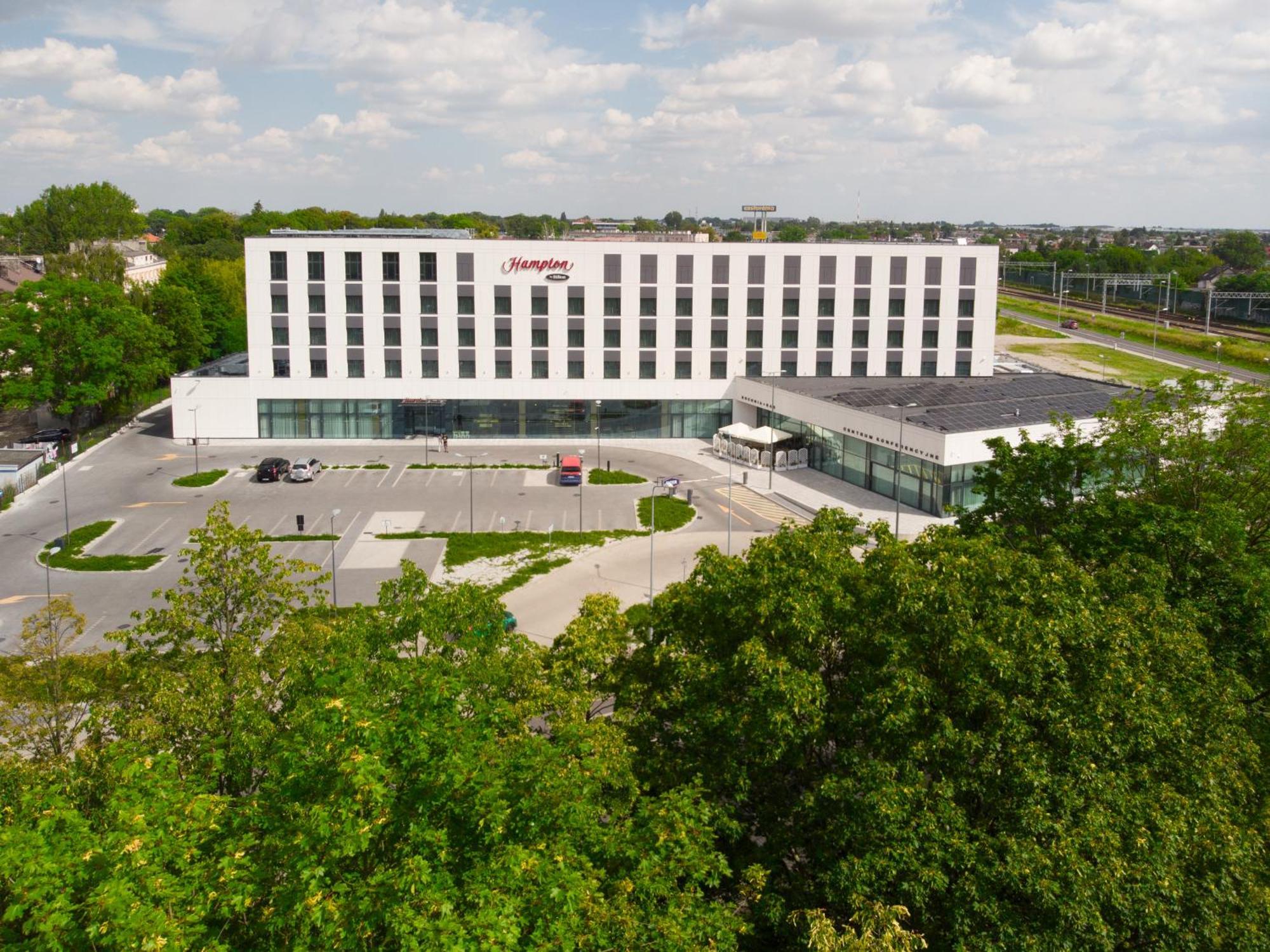 Hampton By Hilton Poznan Swarzedz Hotel Bagian luar foto